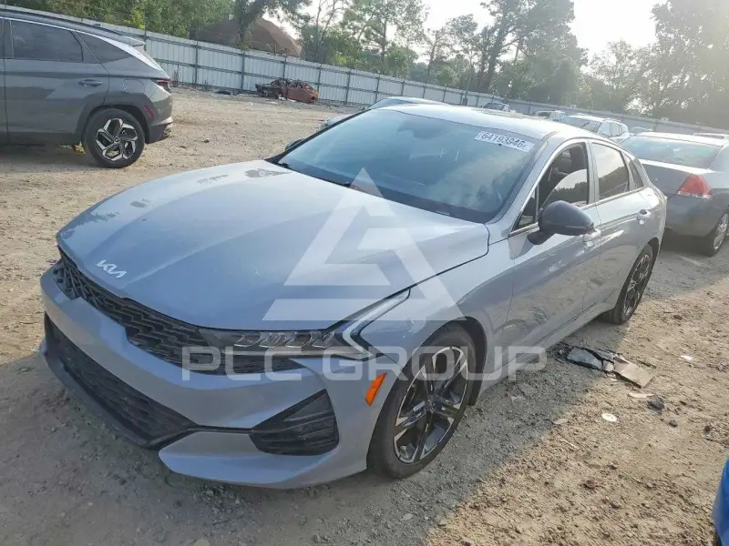 2022 KIA K5 фото