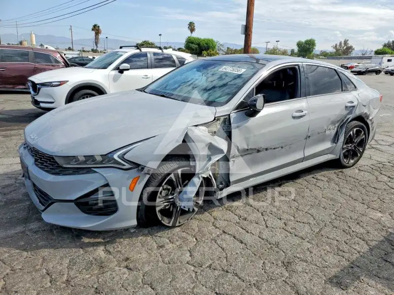 2022 KIA K5 фото