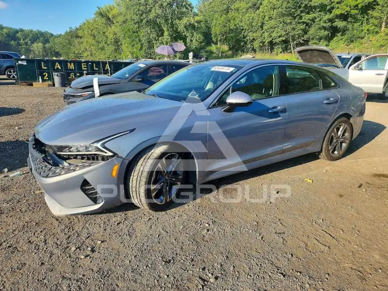 2022 KIA K5 фото