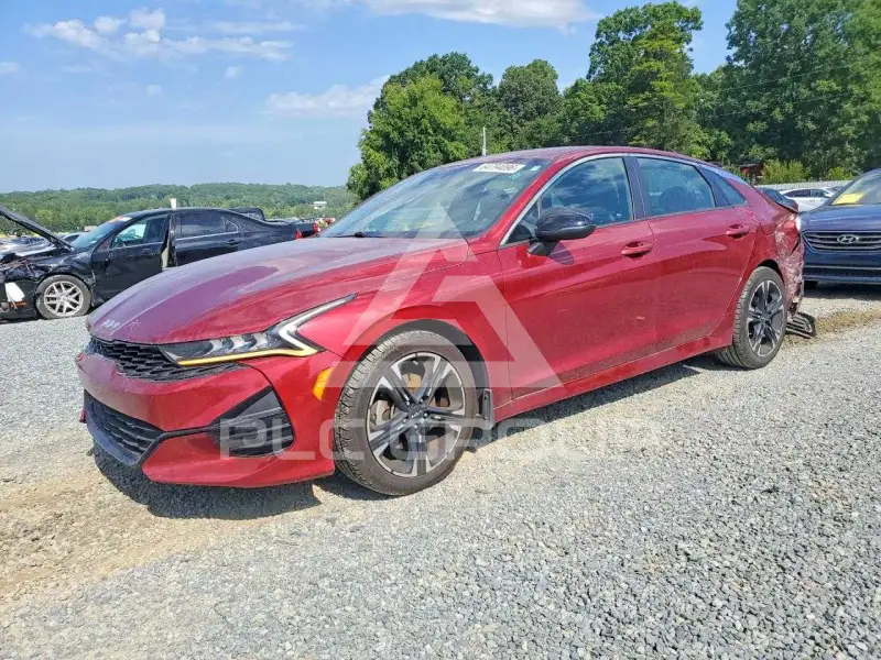 2022 KIA K5 фото