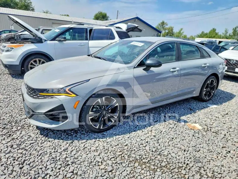 2022 KIA K5 фото