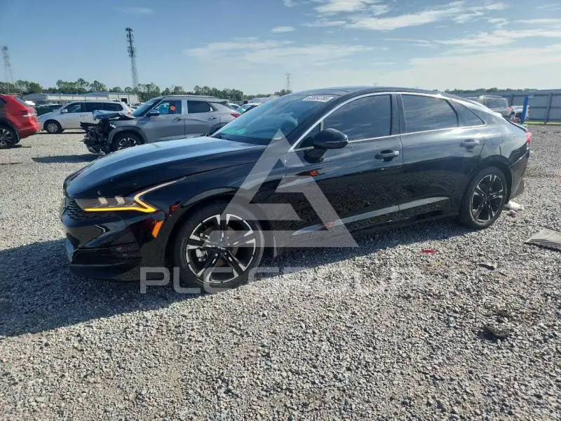 2022 KIA K5 фото