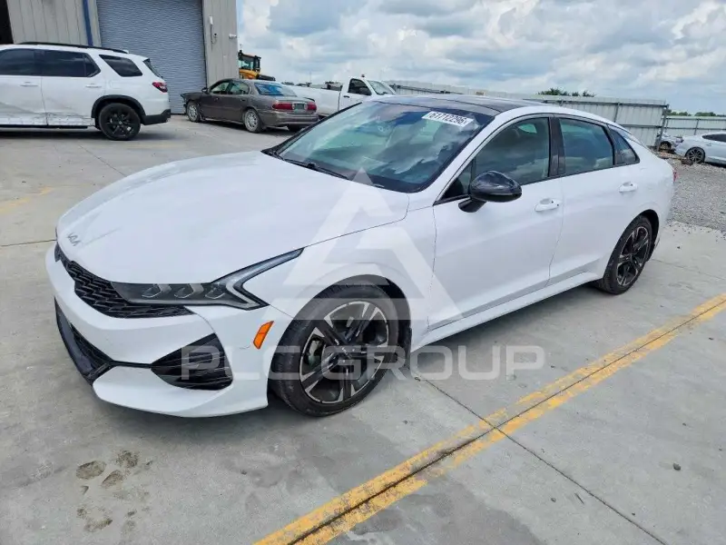 2022 KIA K5 фото