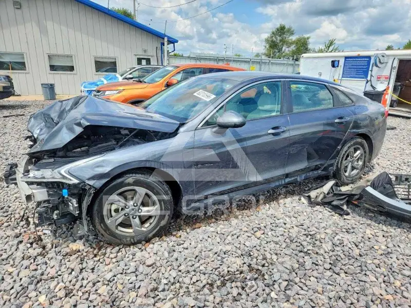 2022 KIA K5 фото