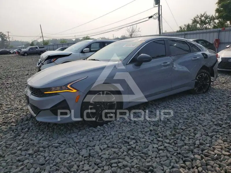 2022 KIA K5 фото