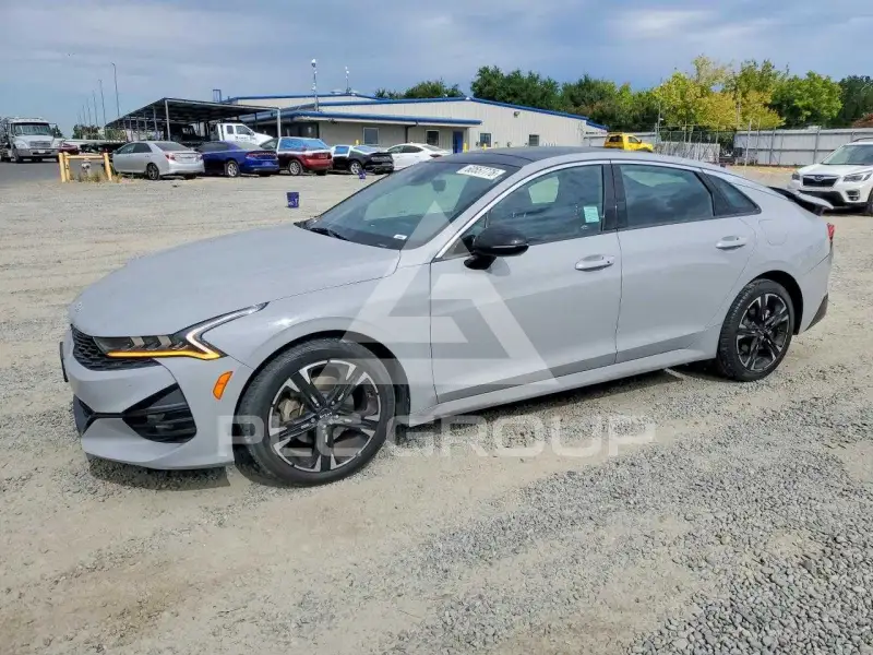 2022 KIA K5 фото