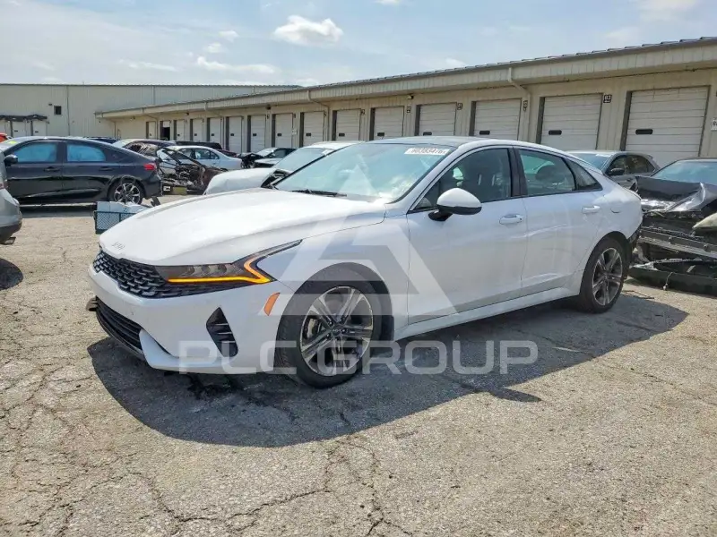2022 KIA K5 фото