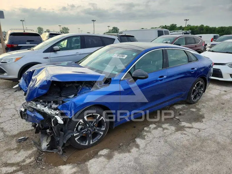 2022 KIA K5 фото