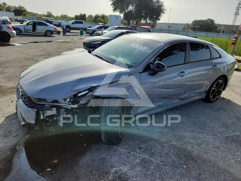 2022 KIA K5 фото