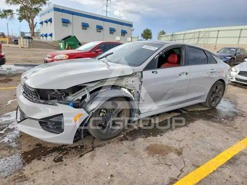2022 KIA K5 photo