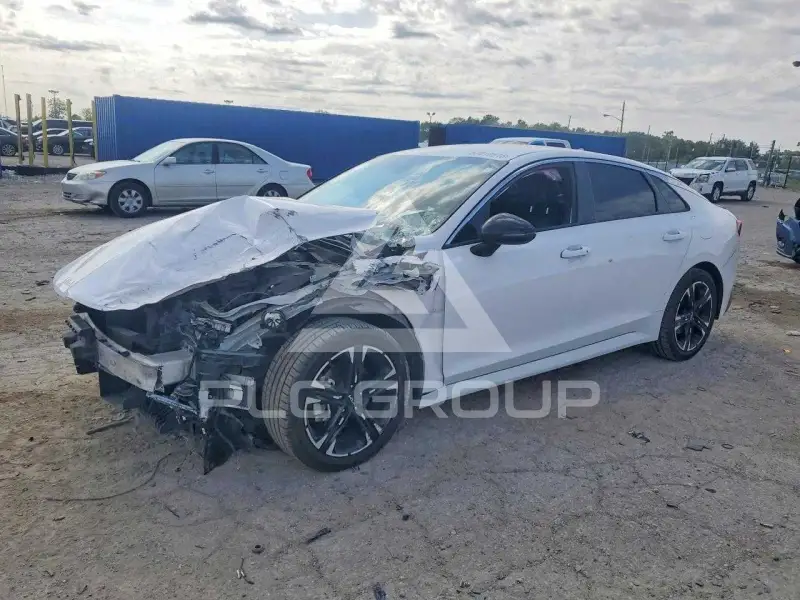 2022 KIA K5 фото