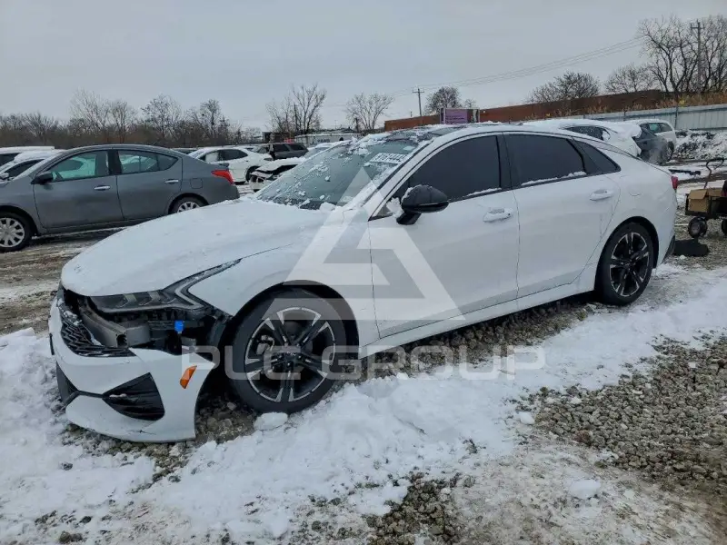 2022 KIA K5 фото