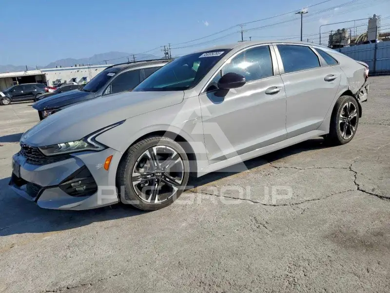 2022 KIA K5 photo