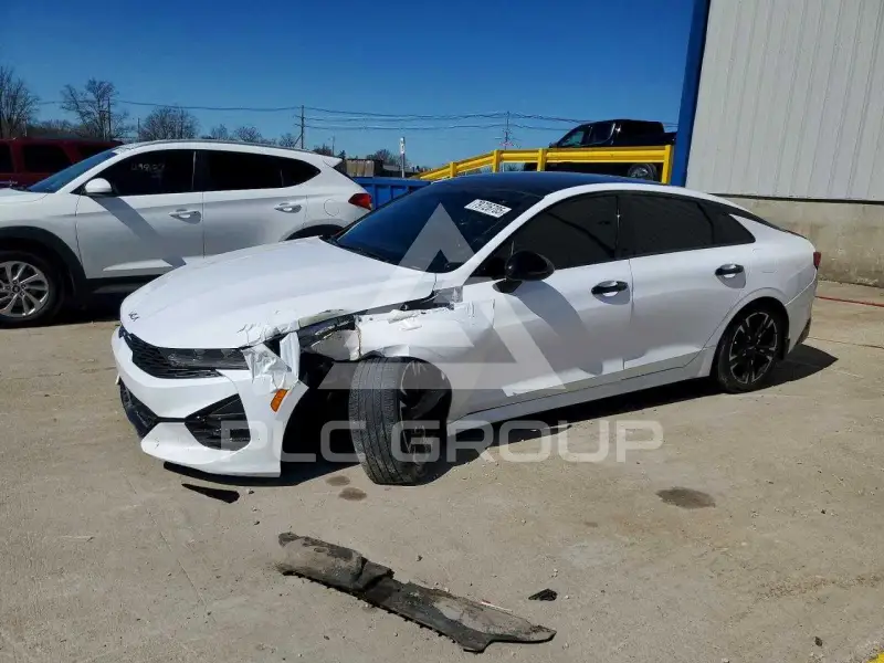 2022 KIA K5 photo