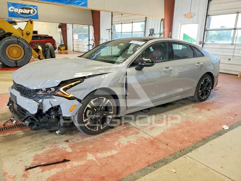 2022 KIA K5 фото
