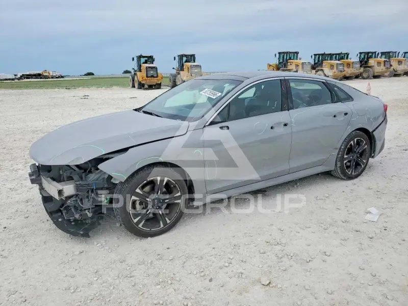 2022 KIA K5 фото
