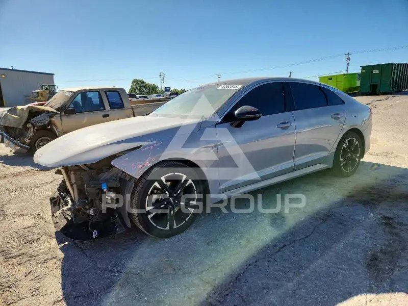 2022 KIA K5 фото