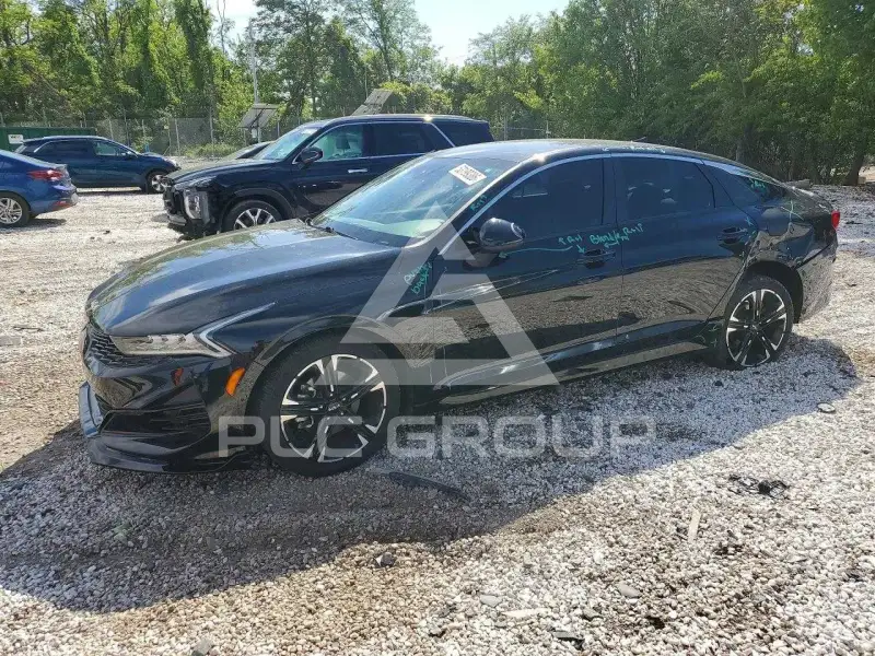 2022 KIA K5 photo