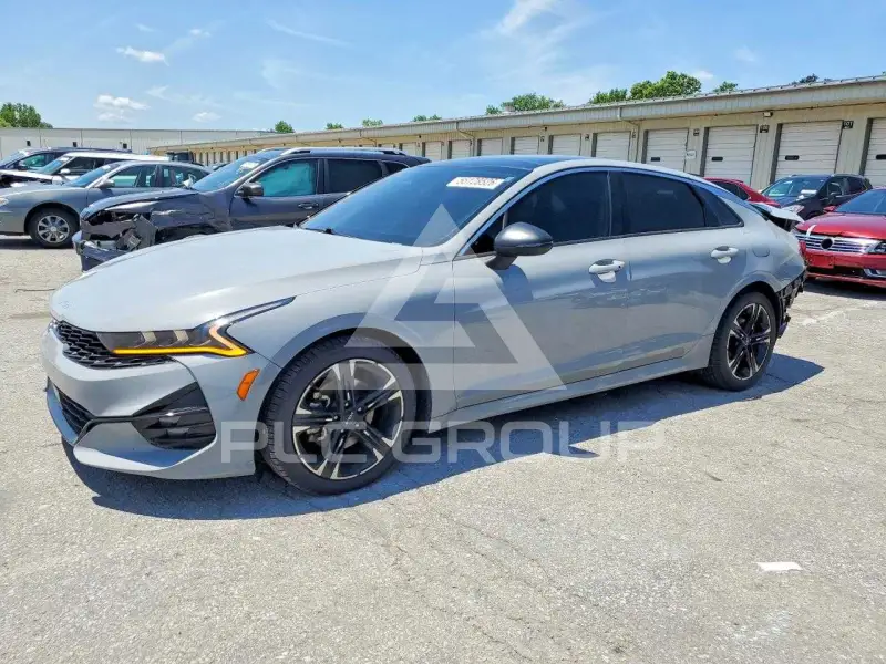 2022 KIA K5 фото