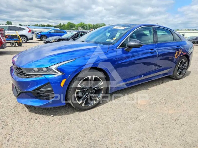 2022 KIA K5 фото