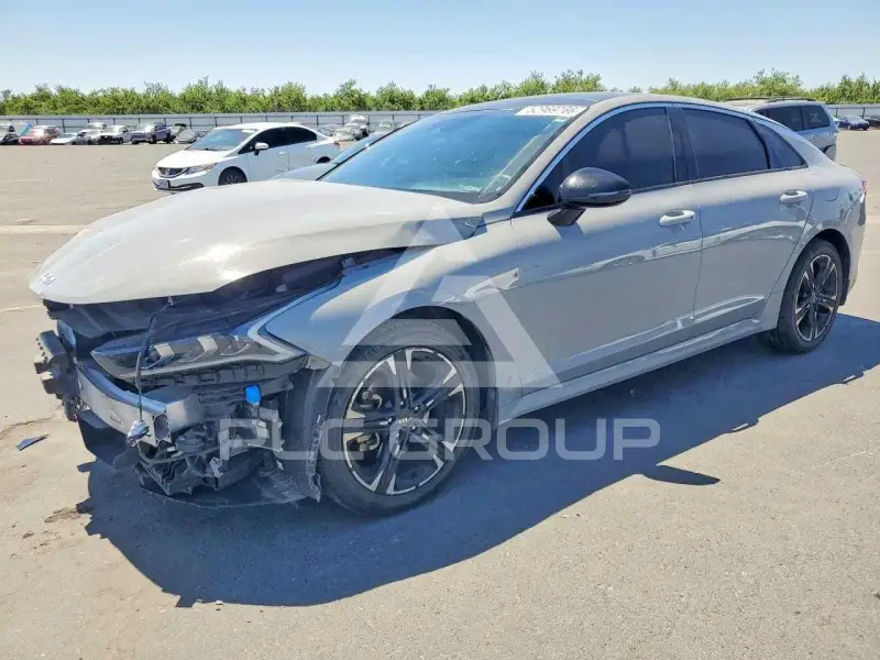 2022 KIA K5 фото