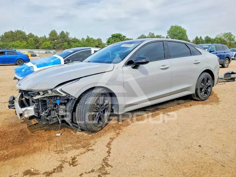 2022 KIA K5 фото