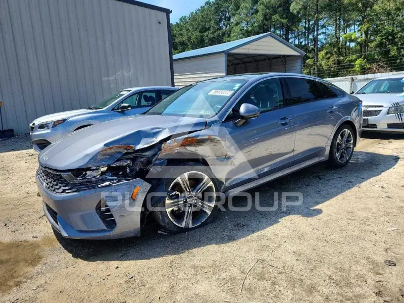 2022 KIA K5 фото