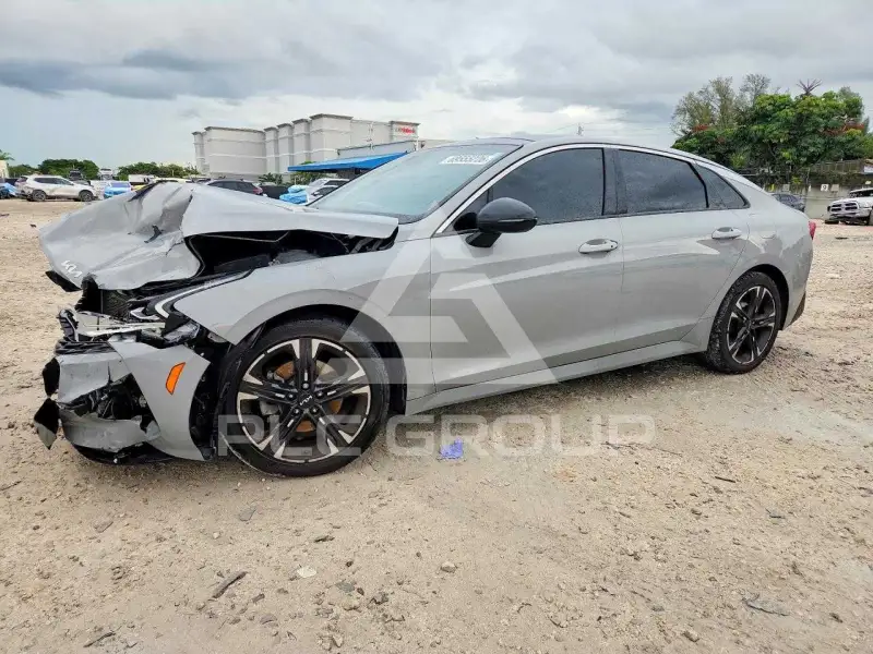 2022 KIA K5 photo