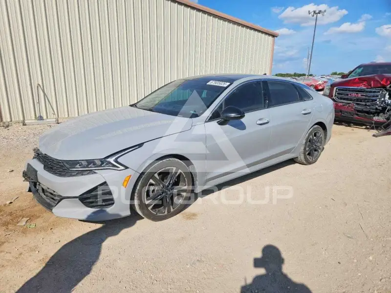 2022 KIA K5 photo