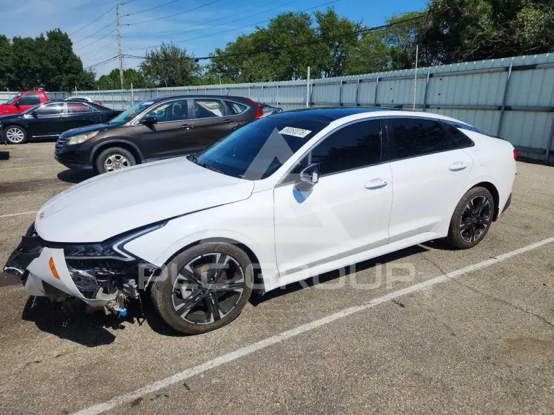 2022 KIA K5 photo