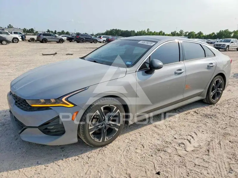 2022 KIA K5 photo
