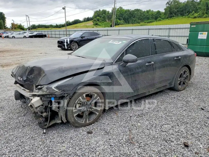 2022 KIA K5 фото