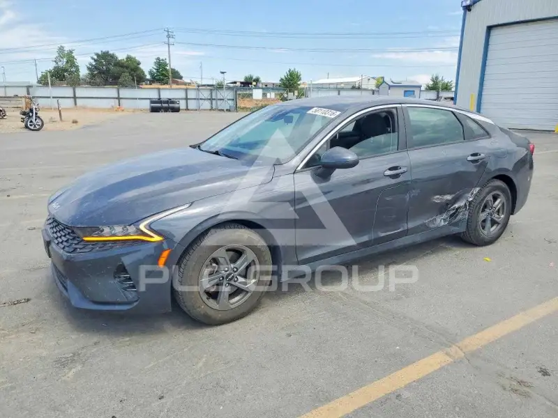 2022 KIA K5 photo