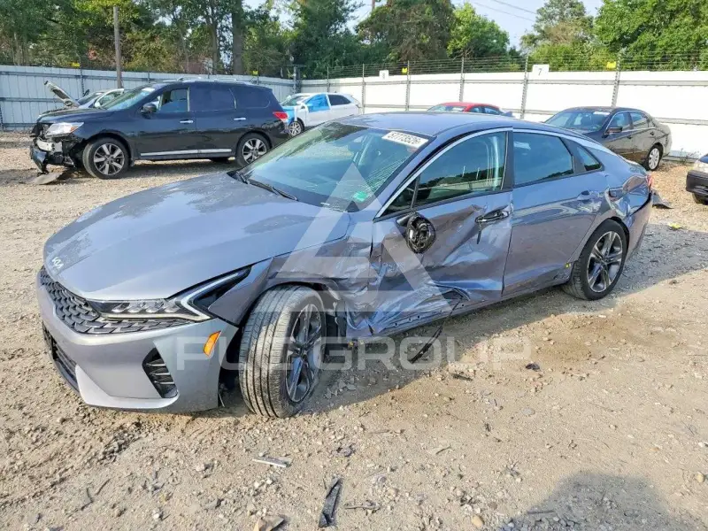 2022 KIA K5 фото