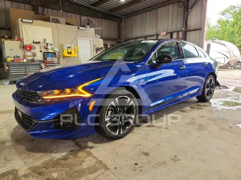 2022 KIA K5 фото