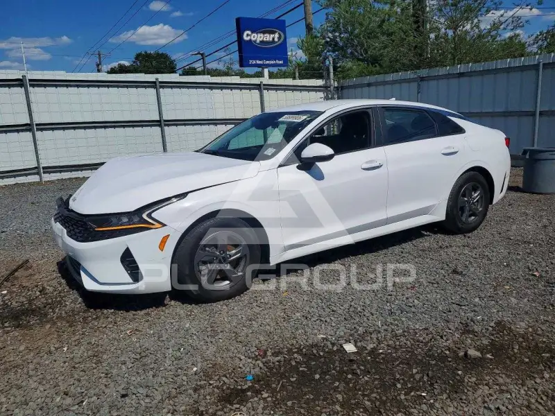 2022 KIA K5 фото