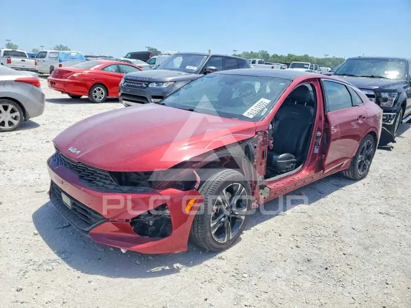 2022 KIA K5 фото