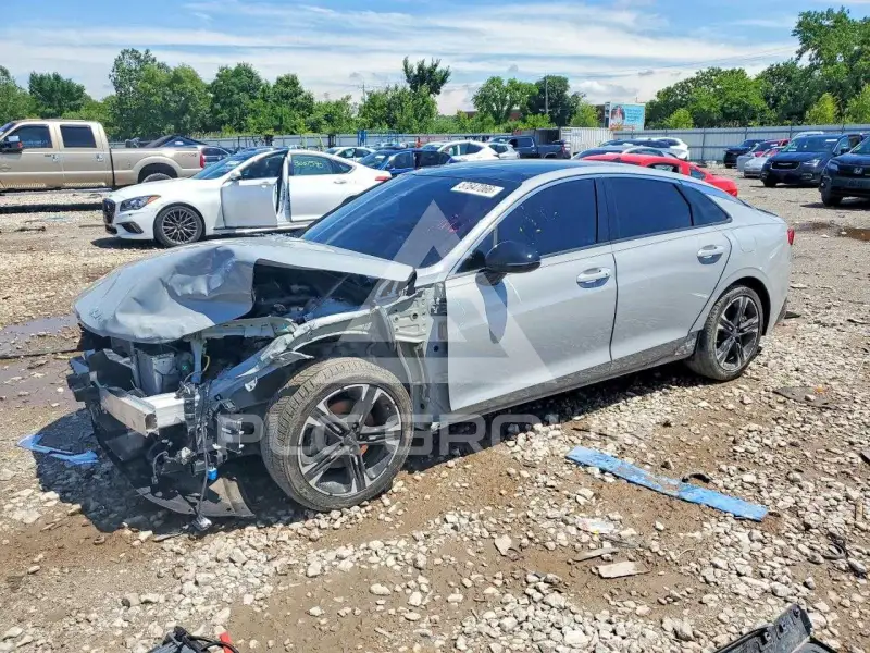 2022 KIA K5 фото