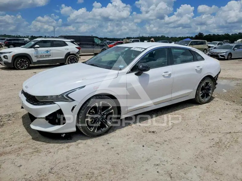 2022 KIA K5 фото