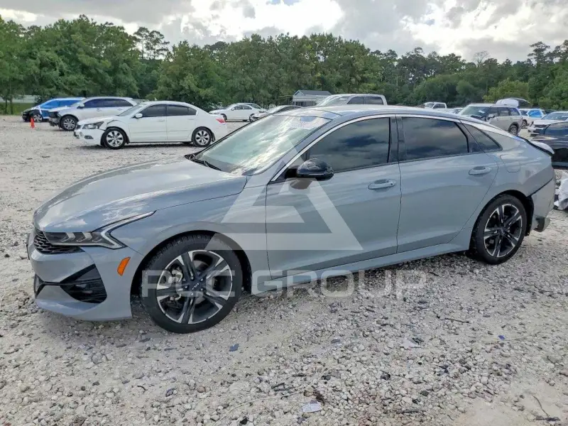 2022 KIA K5 фото