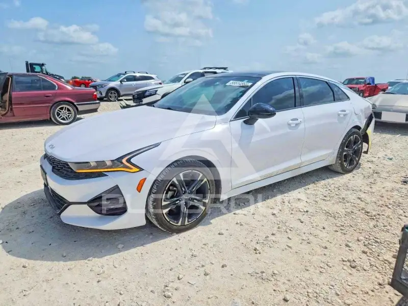 2022 KIA K5 photo