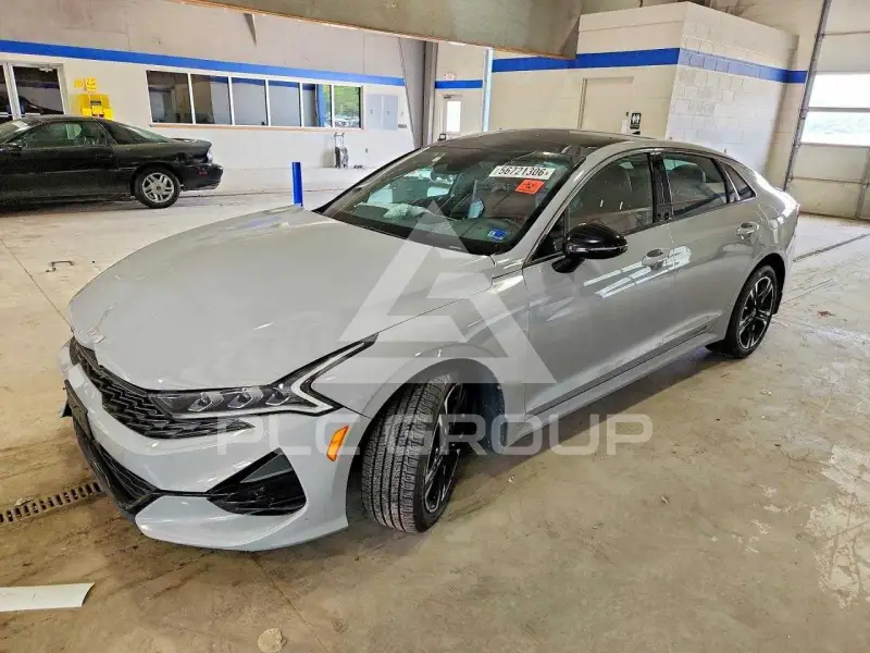 2022 KIA K5 фото