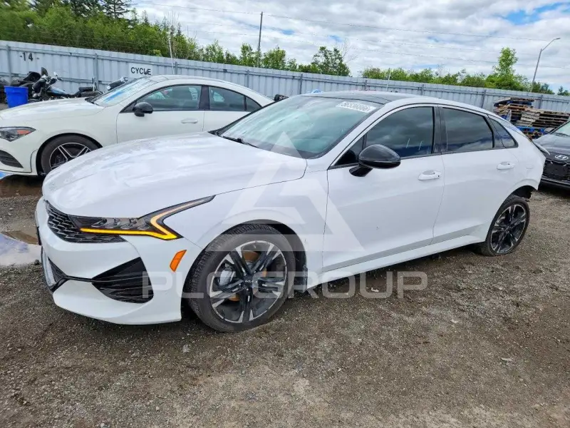 2022 KIA K5 фото
