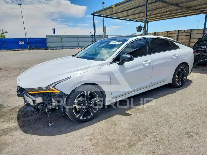 2022 KIA K5 фото