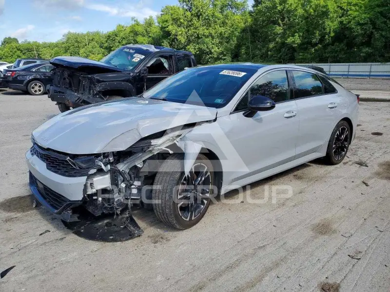 2022 KIA K5 photo