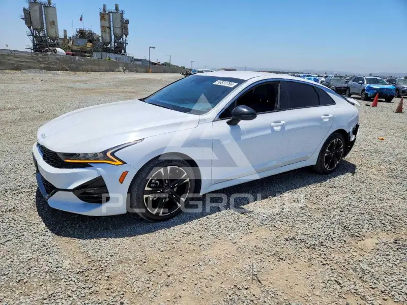2022 KIA K5 фото