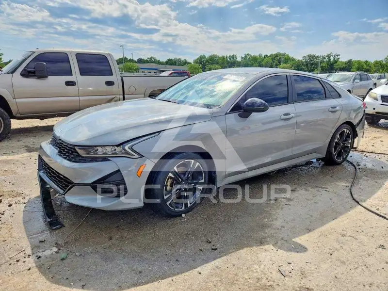 2022 KIA K5 фото