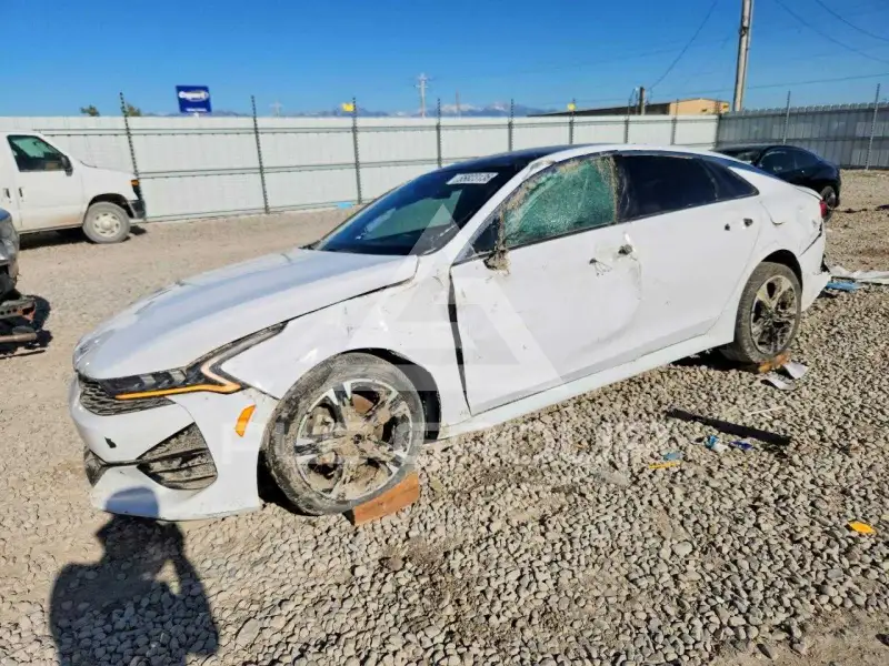 2022 KIA K5 фото