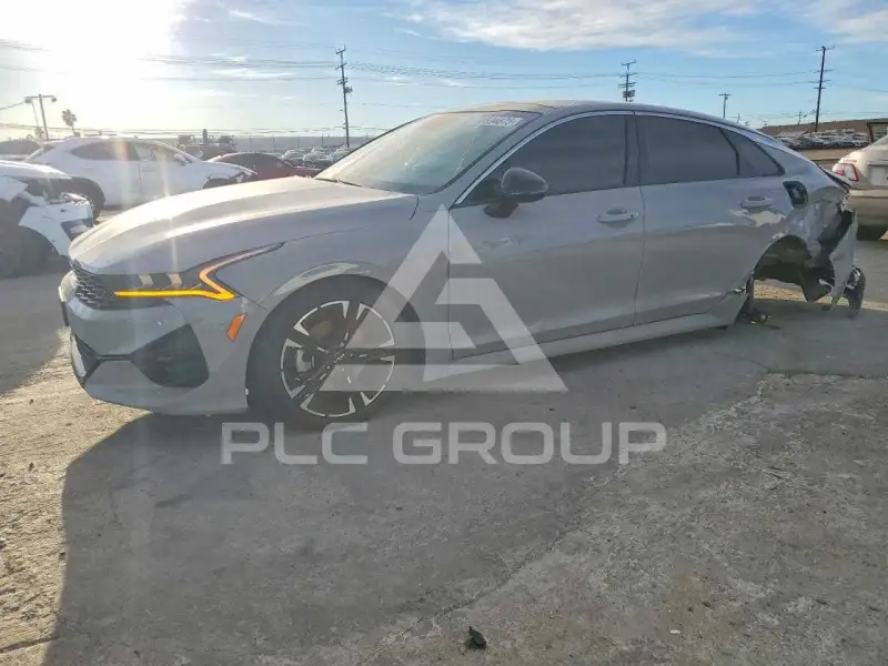 2022 KIA K5 фото