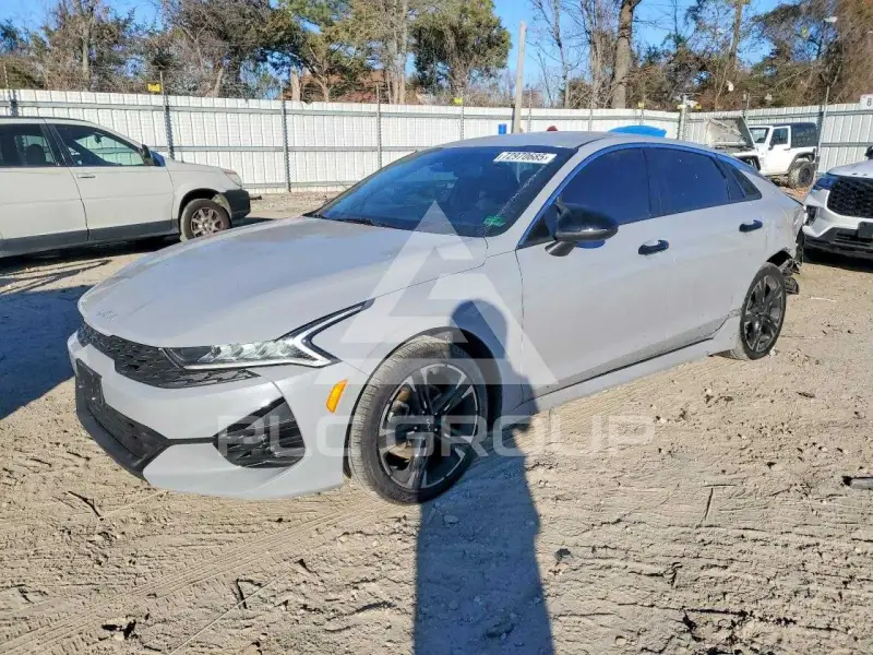 2022 KIA K5 фото
